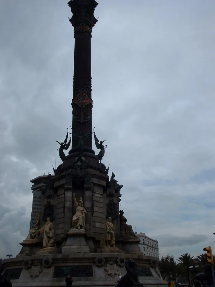 Columbus monument